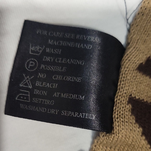 Coach Signature Brown and Tan Scarf - Picture 5 of 5